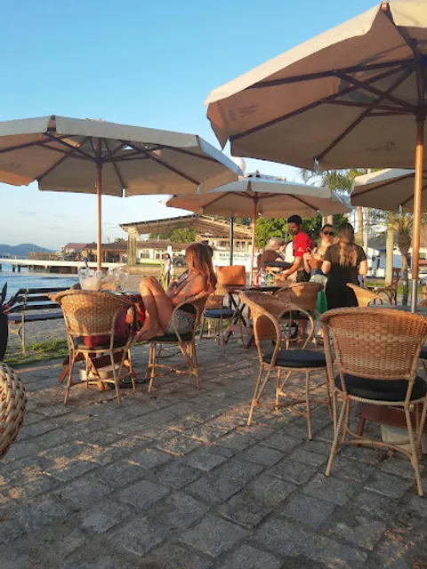 Cave de Solís Wine Bar