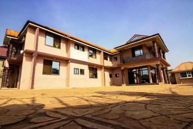 Moonlite hotel Sunyani Airport