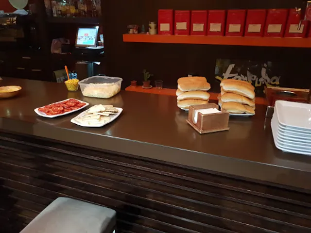 Cafetería Cervecería TEMPURA.