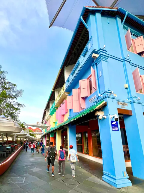 River Cruise ClarkeQuay stand