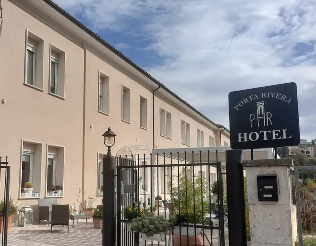 Porta Rivera Hotel