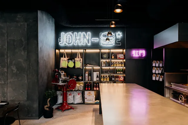 John-Lee Burgers & Sushi