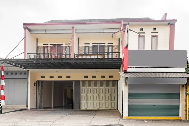 OYO 681 Wisma Family Raya