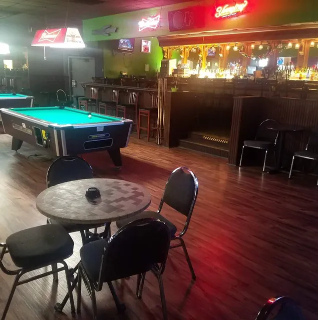 Crossties Lounge/Days Inn