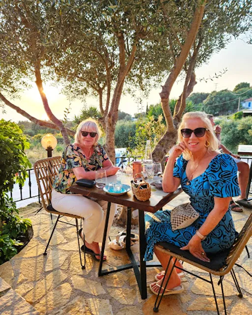 Alia's Yard Restaurant & Bar - Magganos