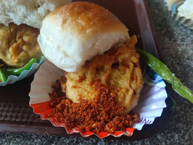 Shri Krishna Vadapav