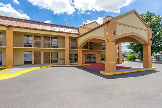 Days Inn by Wyndham Oak Grove/Ft. Campbell