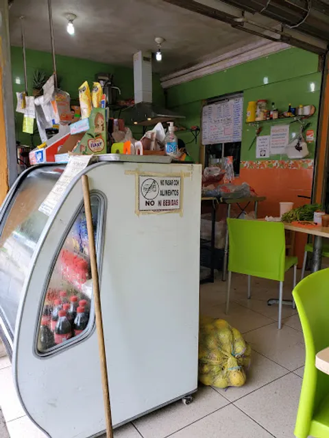 La Fuente De Los Jugos