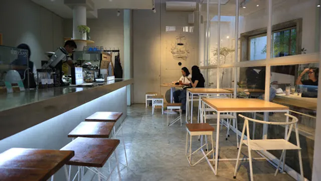 Threelogy Coffee - Mojopahit