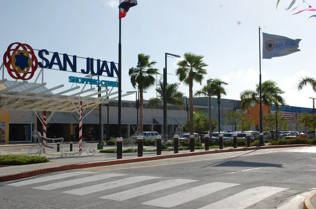 Plaza San Juan Shopping Center