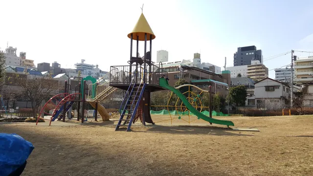 Shinjuku City Tomihisa Sakura Park