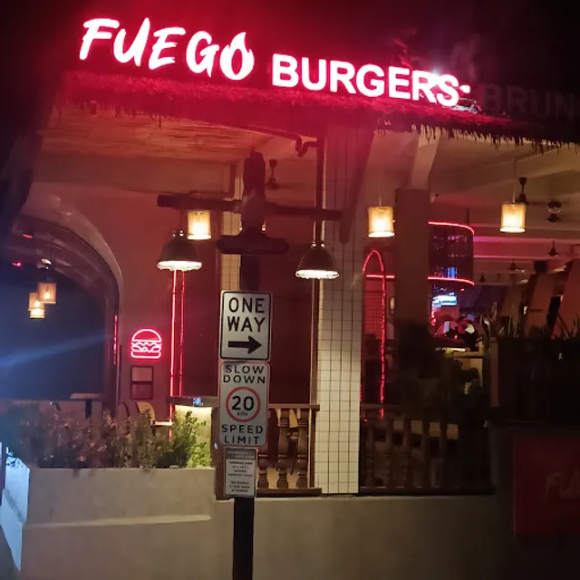 Fuego El Nido. PROPER BURGERS