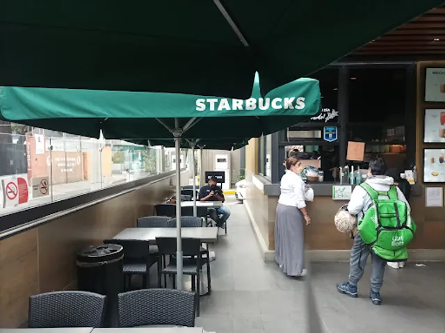 Starbucks Carraci DT