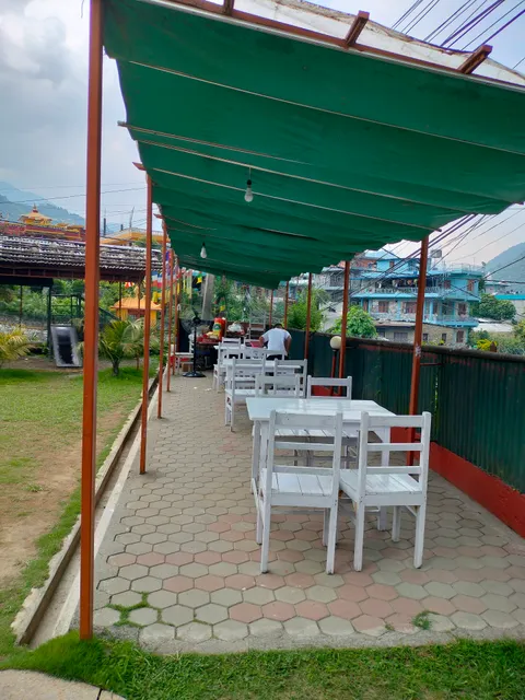 Deep Garden Restaurant & Cafe