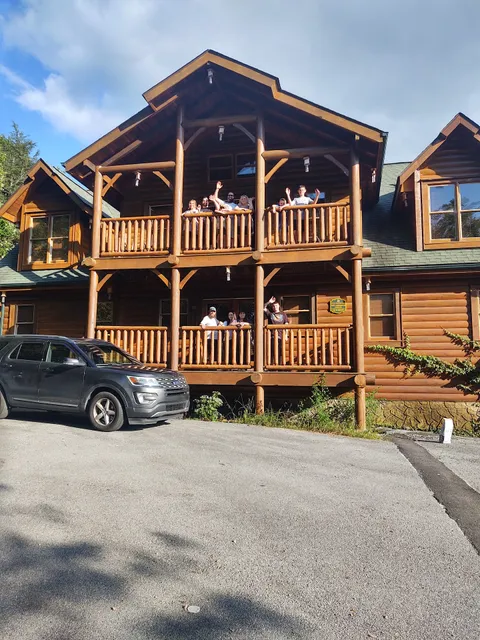 Mt. LeConte Lodge - 8 bedroom cabin