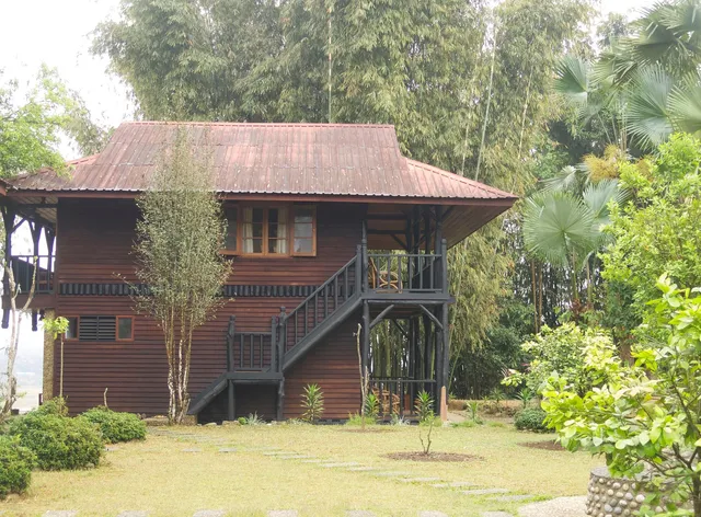 Putao Trekking House