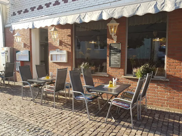 ''Restaurant Boulevard''