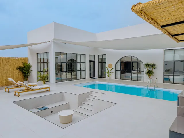 10 Pool Villa