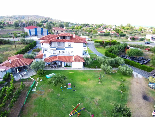 Zephyros Family Apartments