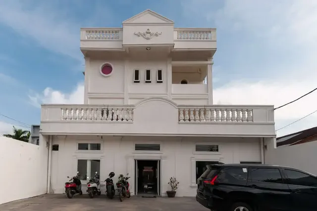 RedDoorz near UISU teladan Medan