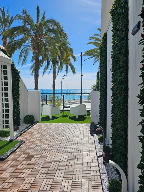 Hostal Luxury Nit i Dia