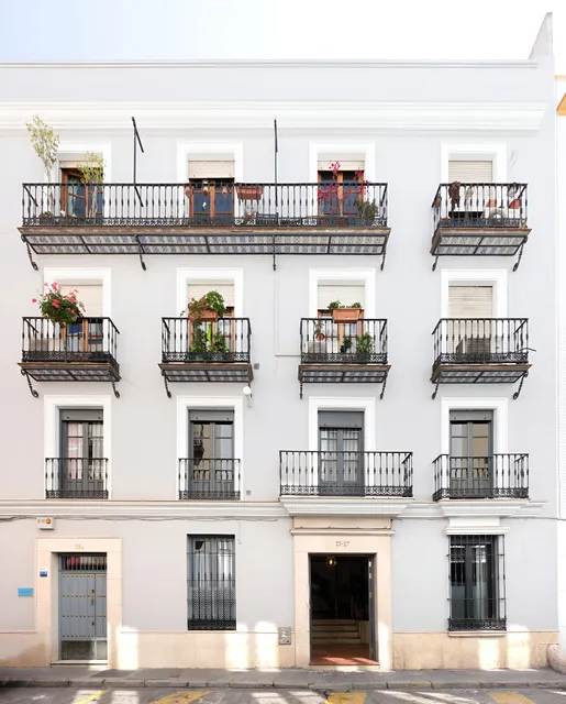 ELEVEN Apartments Real De la Carretería, By Homing U