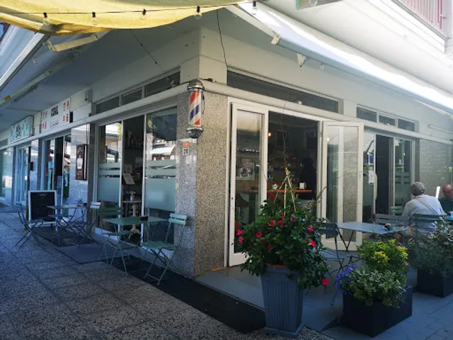 Royal Caffè Lounge Bar