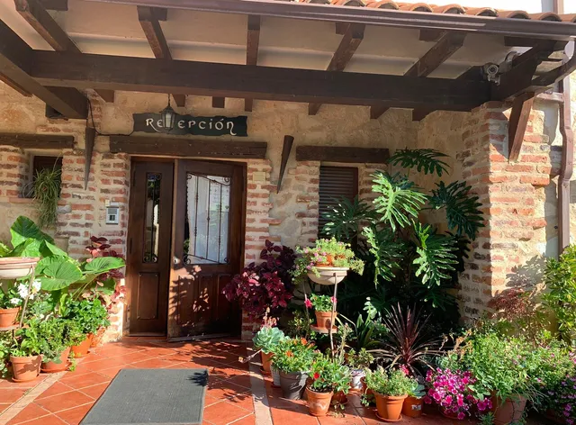 Hotel Rural Restaurante Robles / 3 Encinas