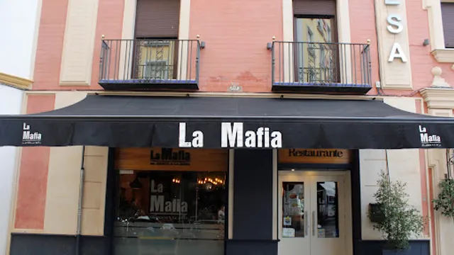 La Mafia se sienta a la mesa