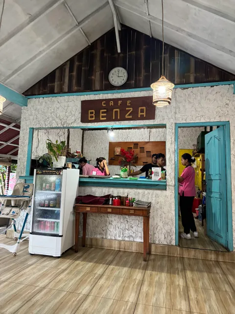 CAFE BENZA at Tirtagangga