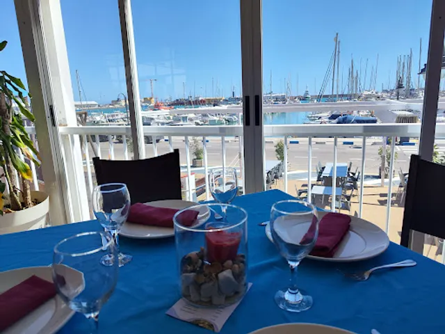 Restaurante Club Náutico Burriana | Arrocería - Menú Diario - Menú Festivos