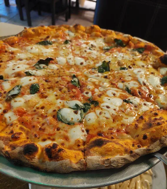 Trattoria Tonino (pizza & pasta)