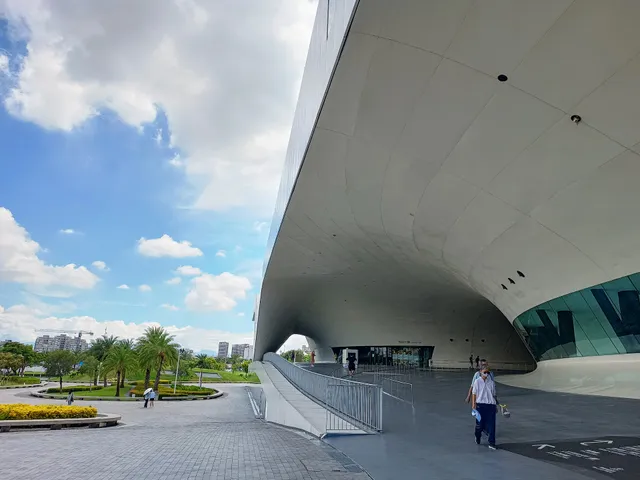 衛武營國家藝術中心榕樹廣場