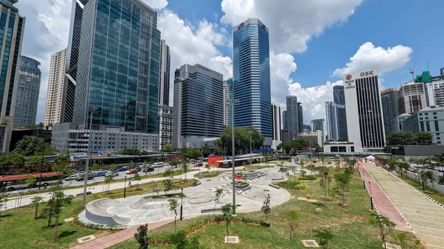 Urban Skate Plaza by Vans (MRT Ampang Park)