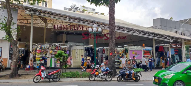 Saigon square market (for shopping)