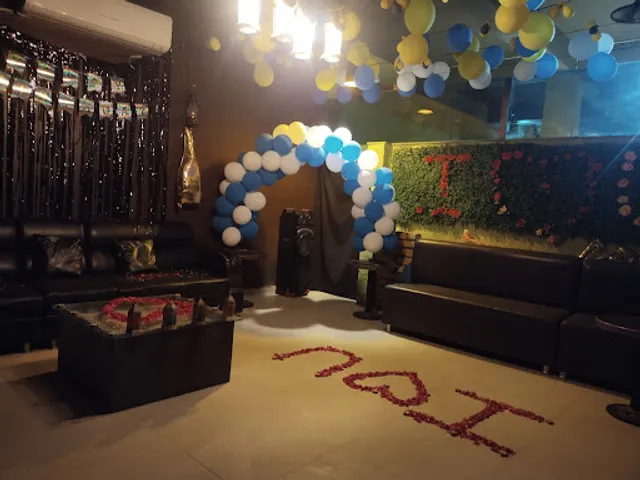 RJ 21 : The Food Court & Cafe | Best Fast Food Restaurant in Nagaur | Best Cafe in Nagaur | Best Party Place in Nagaur