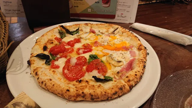 Pizza Salvatore Cuomo & Bar Shinjuku