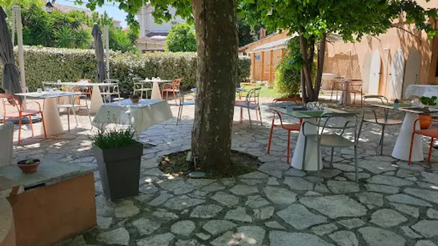 Hotel Restaurant La Cauquière