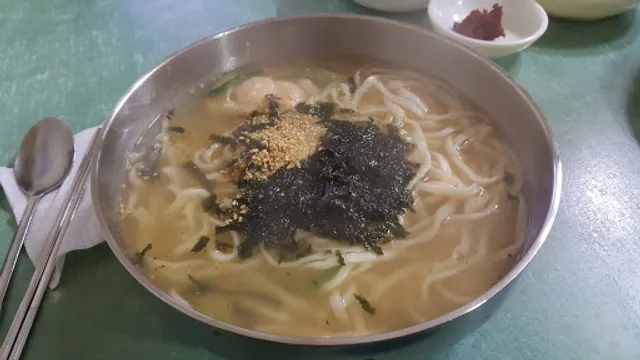 자매해물칼국수