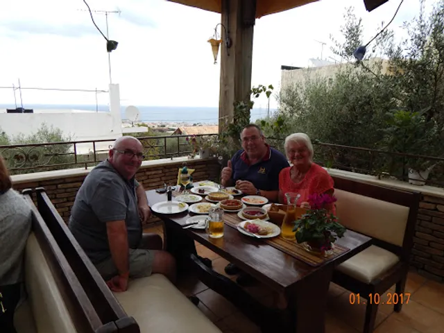 ΓΕΥΣΙΣ TRADITIONAL