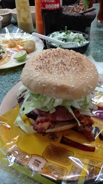 Tacos y Hamburguesas Garza