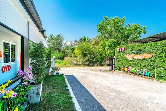 OYO 533 Runya Poolvilla