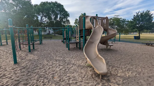 Lakeview Knolls Park