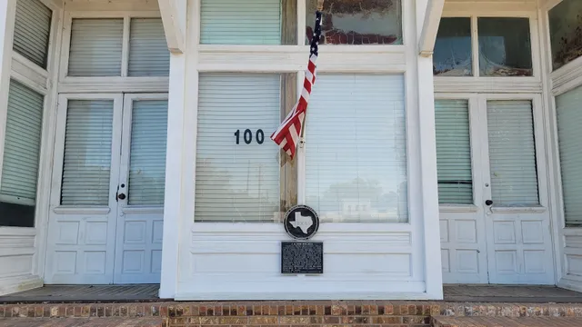 Broxson Hdw & Construction Inc