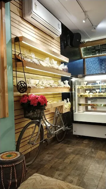 Lezzetli Bakery And Cafe