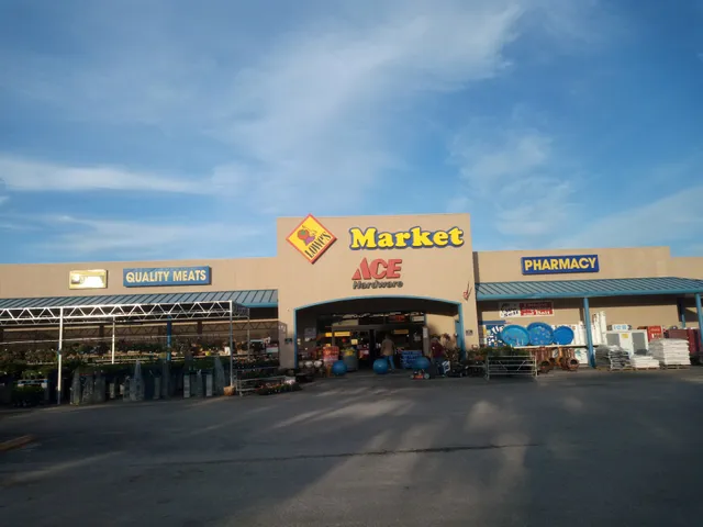 Lowe's Market