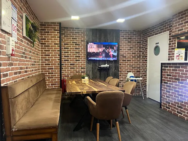 POPPIE’S PIZZA CERGY