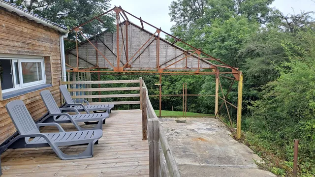 À l’Orée du bois : Gîte de groupe 15 personnes avec piscine intérieur chauffée et jacuzzi, idéal pour séminaires, en Ardennes