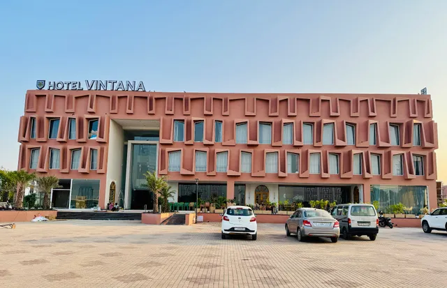 Hotel Vintana, Rooms, Restaurants, Banquets