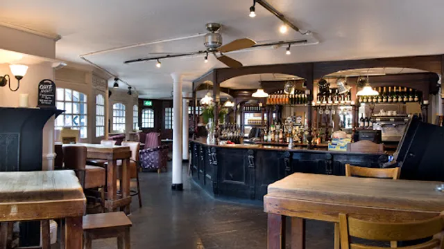 The Feathers Merstham